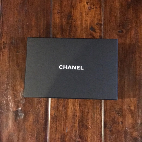 Chanel box - Picture 1 of 2